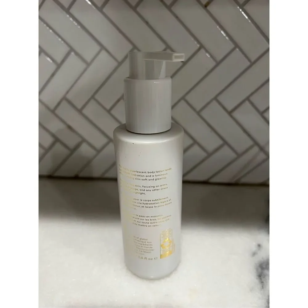 beautycounter body glow illuminating lotion 100ml - Picture 2 of 7